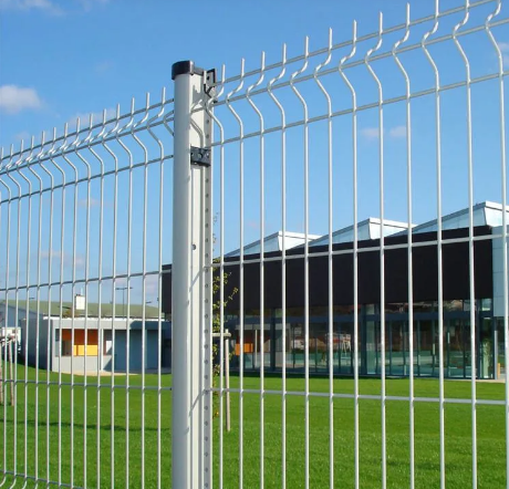 Wire mesh fencing